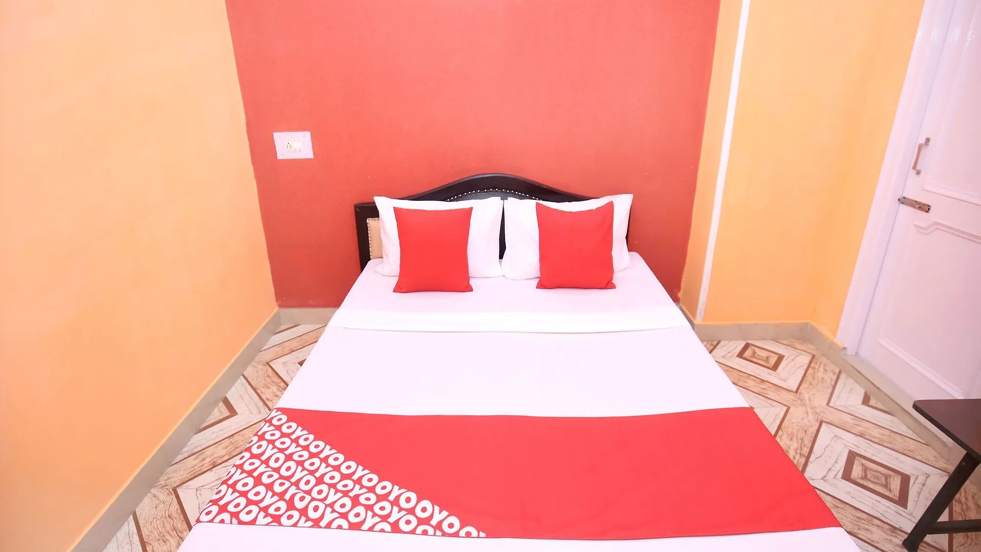 Oyo 13041 Home Serene 2Bhk Bharari Shimla 3*,  India